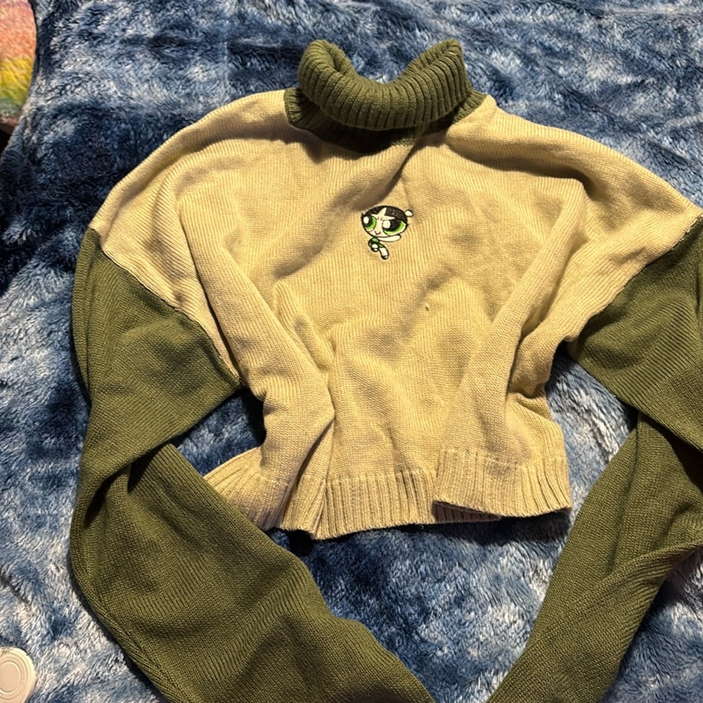 Crop top sweater